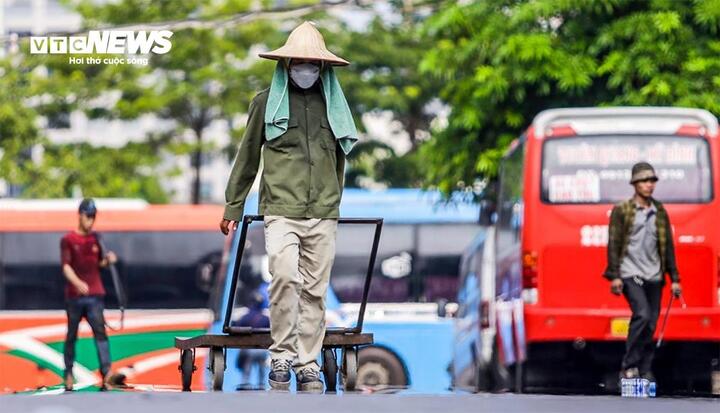 Nắng nóng những ngày đầu tháng 8 ghi nhận mức nhiệt hiếm gặp. (Ảnh minh hoạ: Ngô Nhung)