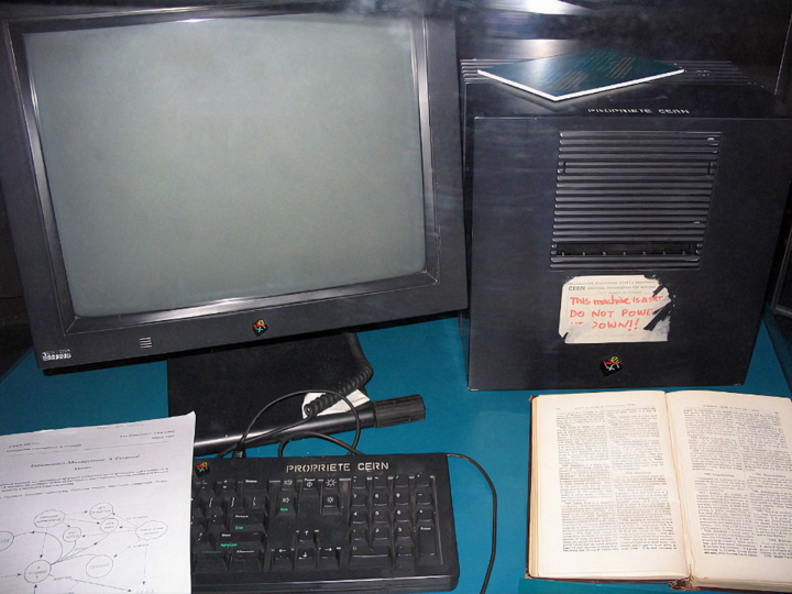 Máy trạm NeXT được Tim Berners-Lee sử dụng để thiết kế World Wide Web và máy chủ Web đầu tiên. (Nguồn: w3)