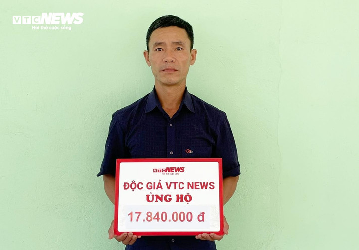 Anh Lèng Seo Long - bố của em Thiện nhận sự giúp đỡ của bạn đọc. (Ảnh: Khắc Việt)