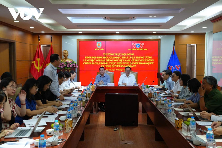 Đoàn công tác của Thường trực Hội đồng phối hợp phổ biến, giáo dục pháp luật Trung ương làm việc với Đài TNVN sáng 7/8.