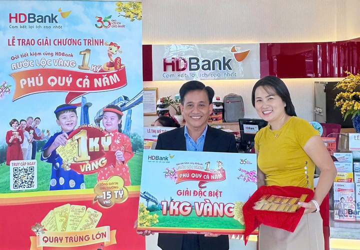Giải Đặc biệt trị giá 1 ký vàng SJC đã được HDBank trao đến khách hàng Nguyễn Thanh Lộc (TP.HCM).