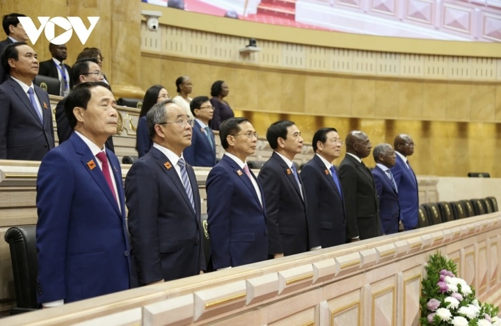 Các đại biểu dự buổi phát biểu chính sách.