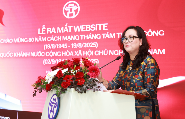Phó Giám đốc Sở VH-TT Hà Nội Nguyễn Thị Mai Hương thông tin về các nội dung chính của website.