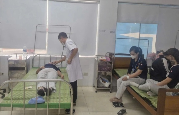 27 công nhân ở Hưng Yên nhập viện sau bữa cơm trưa