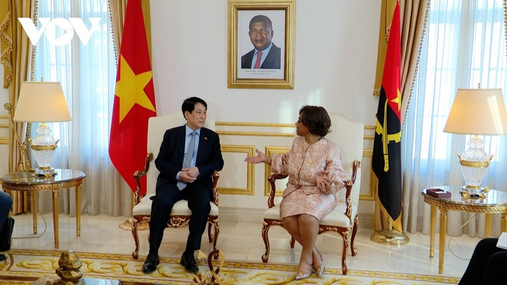 Chủ tịch nước Lương Cường hội kiến Chủ tịch Quốc hội Angola Carolina Cerqueira.