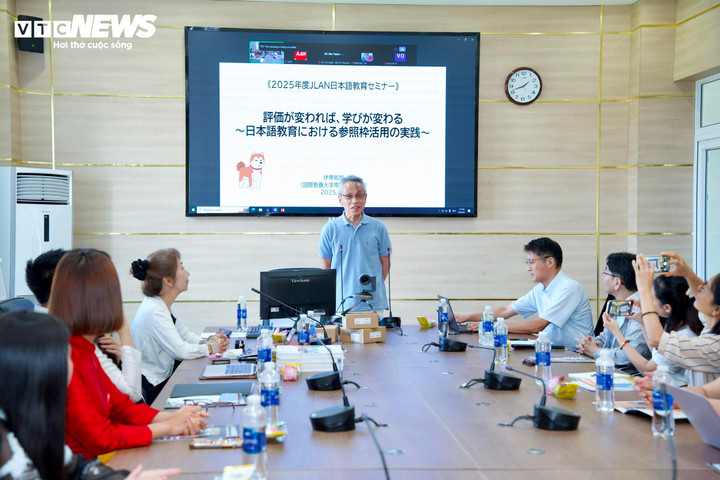Giáo sư Ito Sukerou chia sẻ những phương pháp giảng dạy tiếng Nhật hiệu quả.