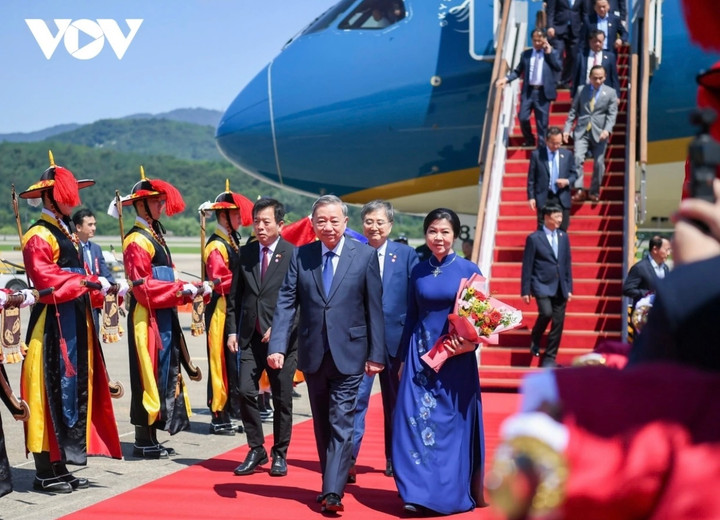 Tổng Bí thư Tô Lâm và Phu nhân bắt đầu các hoạt động trong chuyến thăm cấp Nhà nước đến Hàn Quốc.