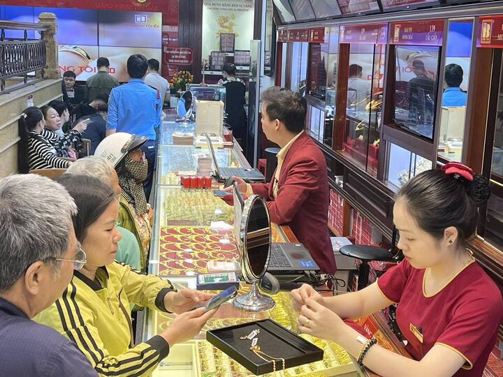 Giá vàng hôm nay tiếp tục đi lên. (Ảnh: Minh Đức).