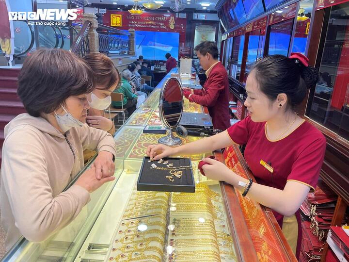 Đầu tư vàng cần có cái nhìn dài hạn. (Ảnh: Minh Đức).