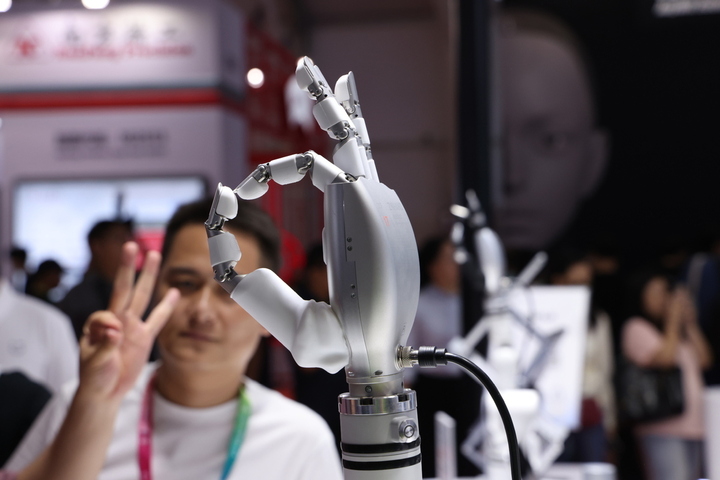 Hơn 100 sản phẩm robot tiên tiến đã ra mắt tại Hội nghị Robot Thế giới 2025. (Nguồn: XINHUA)