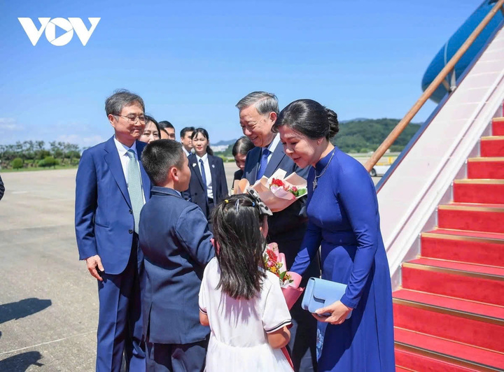 Tổng Bí thư Tô Lâm và Phu nhân bắt đầu các hoạt động trong chuyến thăm cấp Nhà nước đến Hàn Quốc.