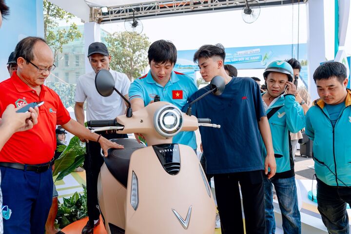 'Ngày hội thu xăng đổi điện' phủ sóng khắp ba miền trong tháng 8 - 3