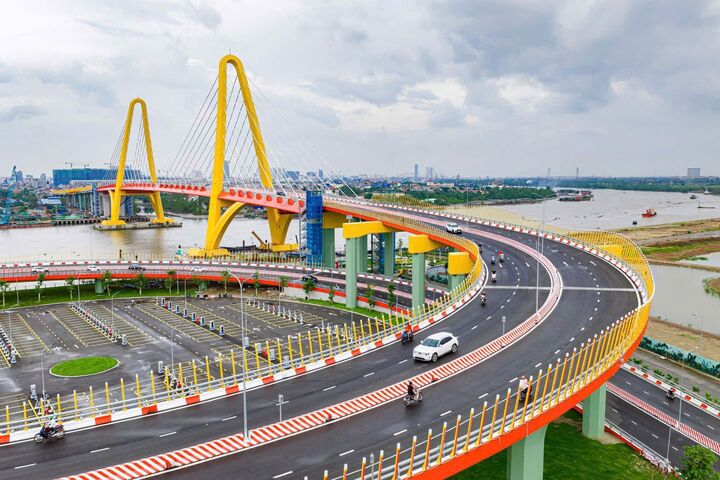 Vingroup công bố mở rộng thêm hai trụ cột mới là hạ tầng và năng lượng xanh.