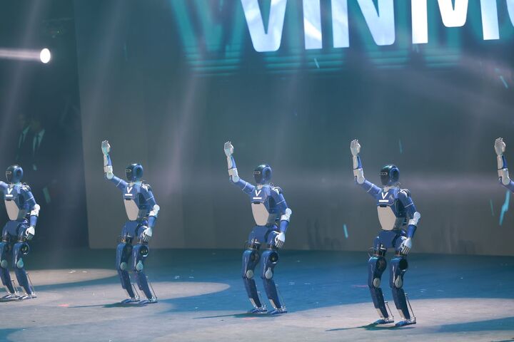 Bí mật sau màn nhảy múa gây bão của dàn robot hình người Make in Vietnam - 2