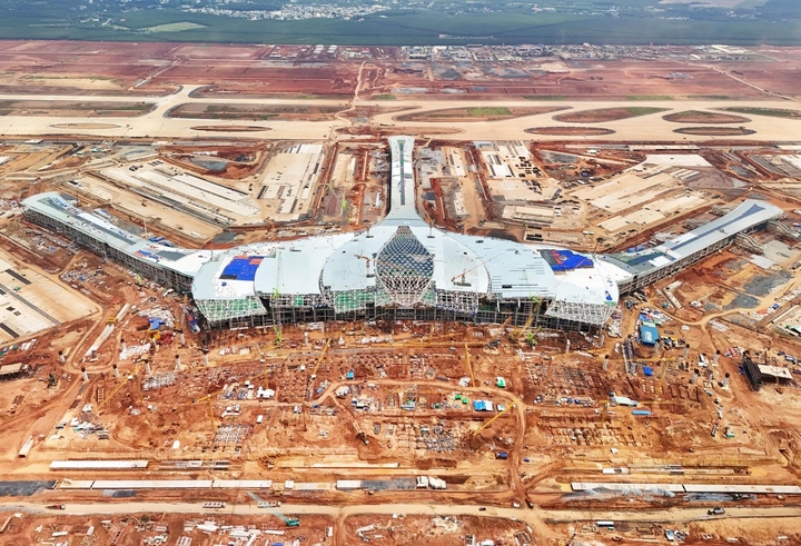 Sân bay Quốc tế Long Thành dần thành hình, dự kiến đưa vào khai thác từ năm 2026. (Ảnh: Lương Ý)
