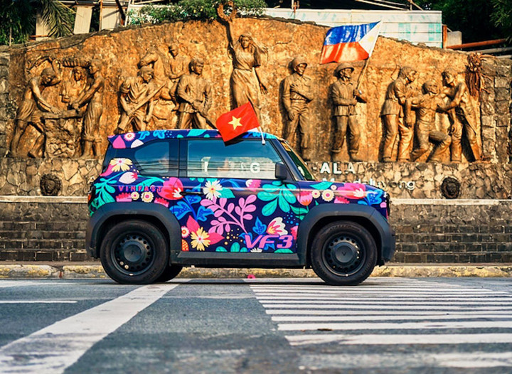 Chỉ sau hơn một năm ra mắt thị trường, VinFast đã ghi nhiều dấu ấn tại Philippines với dải sản phẩm đa dạng và nhanh chóng mở rộng mạng lưới đối tác địa phương để phát triển hạ tầng hỗ trợ, đem lại trải nghiệm sở hữu xe điện tiện lợi và trọn vẹn cho người tiêu dùng.