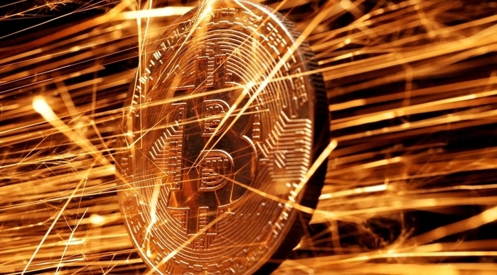 بلغ سعر البيتكوين أعلى مستوى له على الإطلاق في صباح يوم 14 أغسطس (بتوقيت فيتنام). الصورة: رويترز.