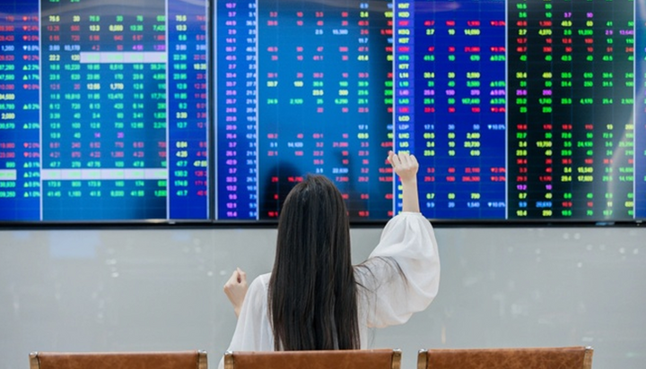 VN-Index lại đạt đỉnh cao chưa từng có