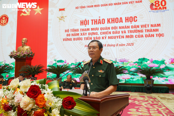 Đại tướng Nguyễn Tân Cương, Tổng Tham mưu trưởng Quân đội Nhân dân Việt Nam phát biểu khai mạc Hội thảo.