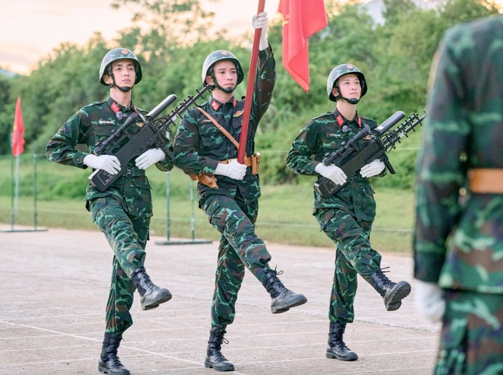 Thượng úy Lê Hoàng Hiệp xuất hiện trong tập 2 "Sao nhập ngũ".
