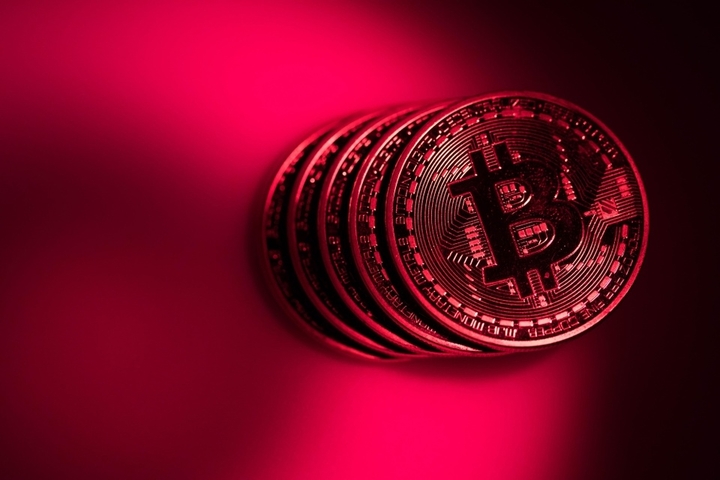 Bitcoin bất ngờ lao dốc sau khi phá đỉnh lịch sử