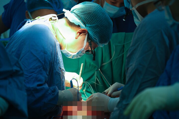 Ca phẫu thuật diễn ra vào tháng 7/2025, với sự tham gia của 40 chuyên gia đầu ngành.