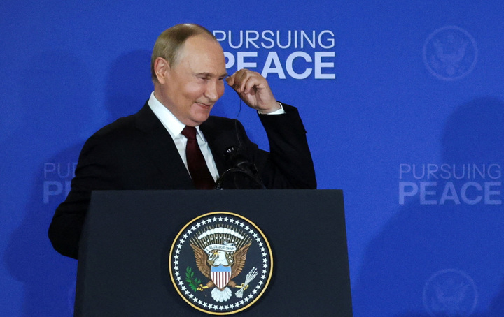 Tổng thống Putin tại họp báo. (Ảnh: Reuters)
