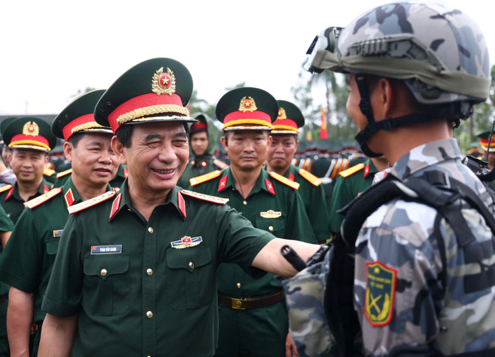 Đại tướng Phan Văn Giang động viên các lực lượng.