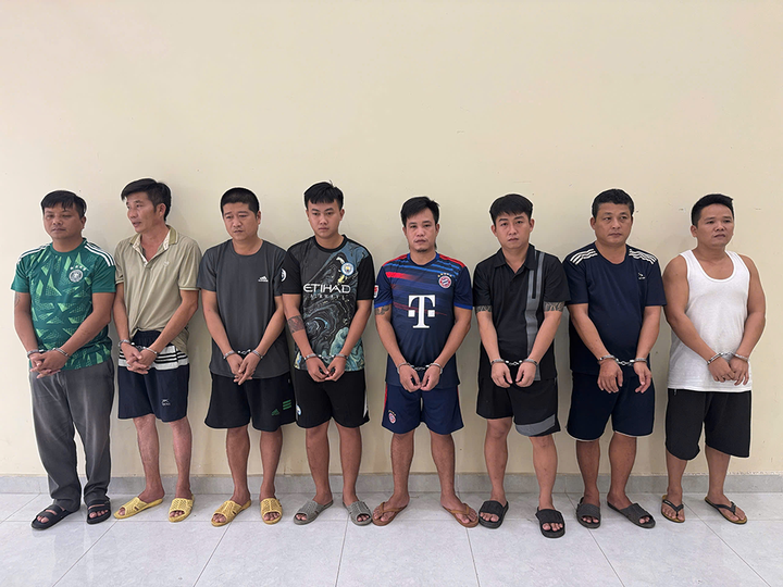 8 người bị khởi tố, bắt giữ. (Ảnh: CA)