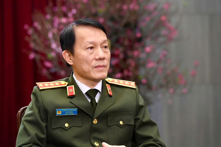 Đại tướng Lương Tam Quang, Ủy viên Bộ Chính trị, Bộ trưởng Bộ Công an.