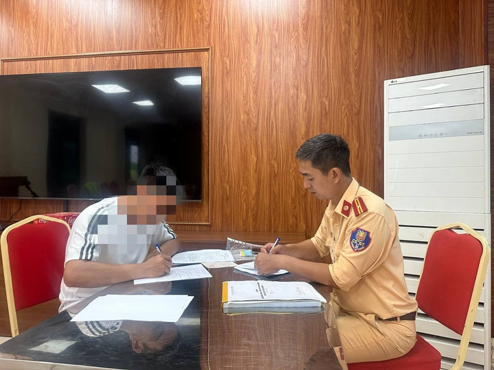 Tài xế tại cơ quan công an.