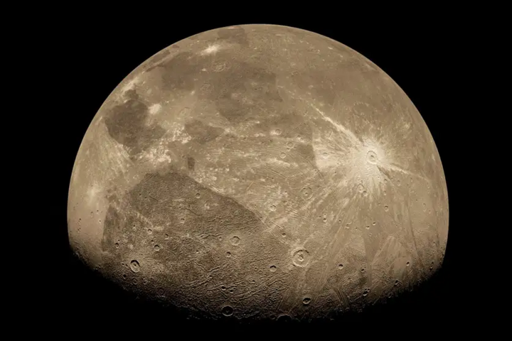 Một góc nhìn về Ganymede từ tàu vũ trụ Juno của NASA. (Nguồn: NASA)