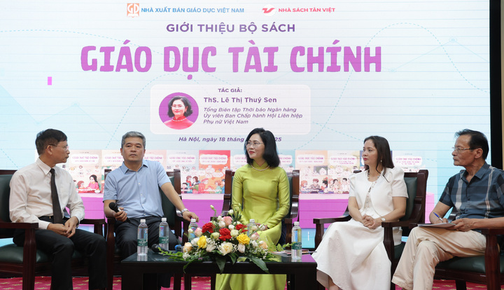 Các diễn giả tọa đàm tại Chương trình.