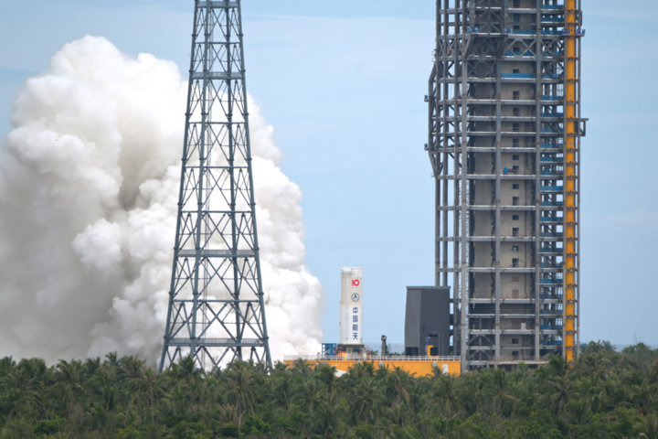 Công nghệ 19/8: Trung Quốc sắp vượt mặt Mỹ trong cuộc đua trở lại Mặt Trăng