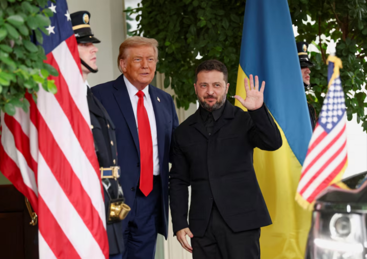 Tổng thống Ukraine Volodymyr Zelensky và Tổng thống Hoa Kỳ Donald Trump tại Nhà Trắng. (Ảnh: Reuters)
