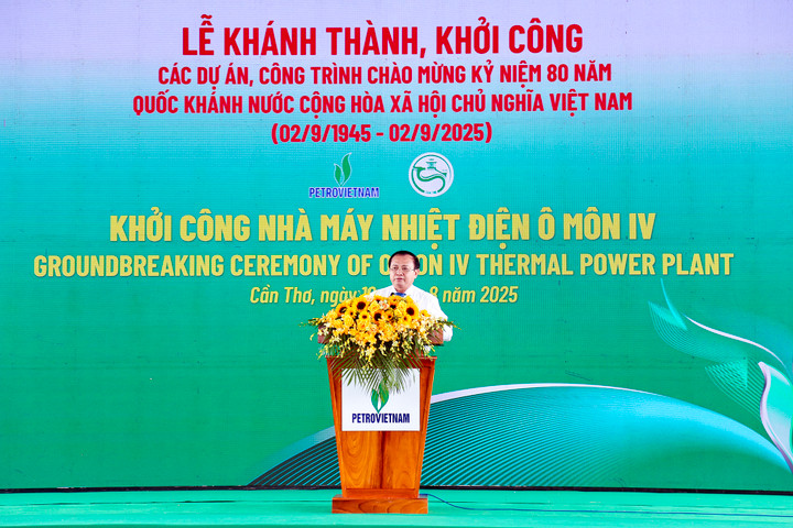 Ông Lê Tấn Cận, Thứ trưởng Bộ Tài Chính đề nghị Petrovietnam, Liên danh Nhà thầu EPC tập trung tối đa các nguồn lực để triển khai ngay, đồng bộ các công việc quan trọng của Dự án, đảm bảo hoàn thành Dự án đúng cam kết về chất lượng, an toàn và tiến độ.