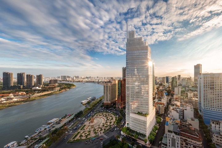 Vietcombank Tower vừa nhường vị trí tòa nhà cao thứ 3 TP.HCM cho Saigon Marina IFC và trở thành tòa nhà cao thứ 4 TP. (Ảnh: VCB)