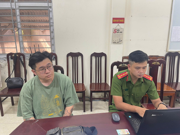 Công an phường Phương Liệt triệu tập người đàn ông hành hung người phụ nữ ở sảnh thang máy chung cư