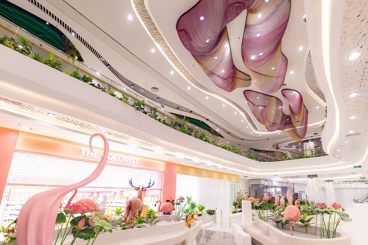 Không gian khu vườn nhiệt đới bên trong Vincom Mega Mall Ocean City