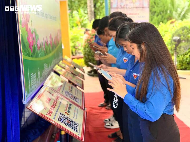 Cách làm này giúp Tây Ninh đưa lịch sử vào đời sống thế hệ công dân số - những người vừa gắn bó với cội nguồn, vừa làm chủ công nghệ của tương lai.