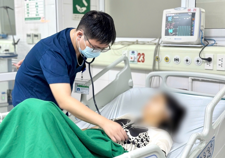 Hôn mê sâu, suy đa tạng sau chuyến đi châu Phi