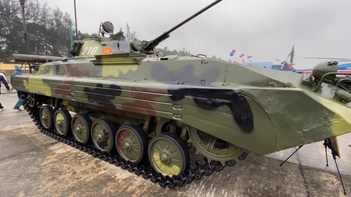 Xe chiến đấu BMP-2