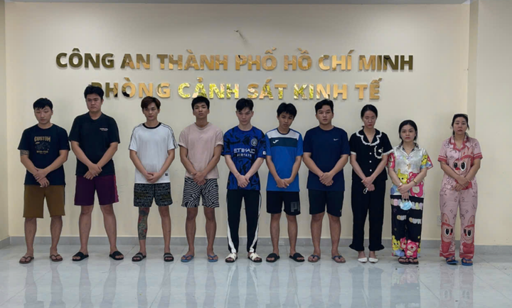 10 quản lý, nhân viên nhà hàng 90’s House ở TP.HCM bị khởi tố vì bán bóng cười.