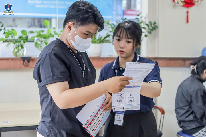 Điểm chuẩn trường Đại học Nguyễn Tất Thành từ 15 đến 23 điểm.
