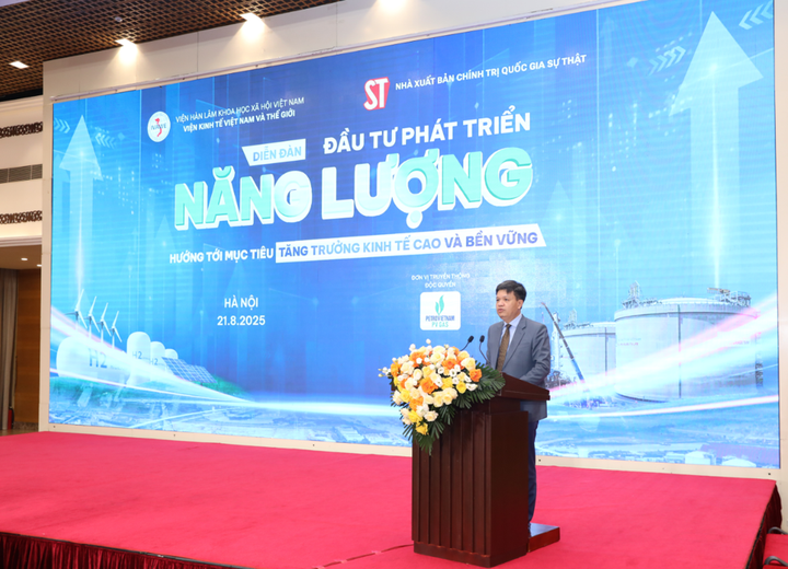 TS. Tạ Đình Thi, Phó Chủ nhiệm Ủy ban Khoa học, Công nghệ và Môi trường của Quốc hội phát biểu khai mạc Diễn đàn.