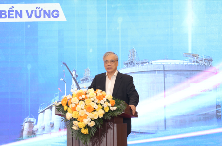 PGS.TS Trần Đình Thiên - Thành viên Hội đồng Tư vấn chính sách của Thủ tướng, nguyên Viện trưởng Viện Kinh tế Việt Nam - tham luận tại chương trình.