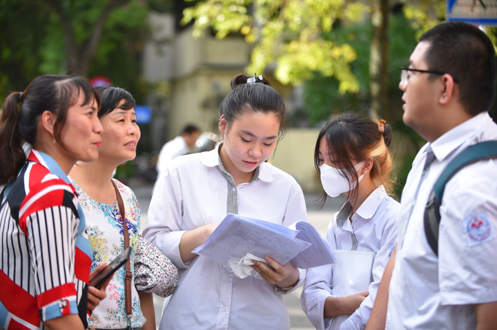 Điểm chuẩn đại học 2025: Nhiều ngành gần 10 điểm/môn, thủ khoa cũng có thể trượt. (Ảnh minh hoạ)