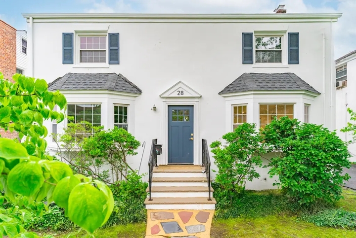 Ngôi nhà rao bán 1 USD, khách trả hơn nửa triệu USD