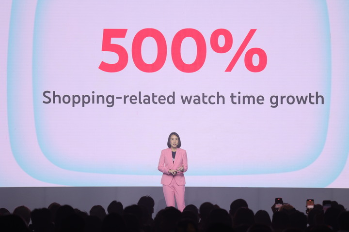 YouTube Shopping đã thúc đẩy thời gian xem các nội dung liên quan đến mua sắm tại Việt Nam tăng vọt hơn 500%. (Nguồn: YouTube)