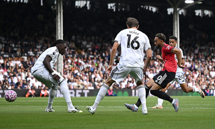 Man Utd nhập cuộc nhanh. (Ảnh: Reuters)